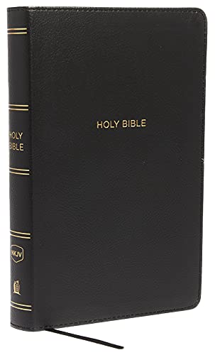 NKJV, Reference Bible, Personal Size Giant Print, Leathersoft, Black, Red Letter, Comfort Print: Holy Bible, New King James Version