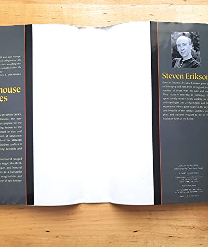 Deadhouse Gates (The Malazan Book of the Fallen, Book 2)