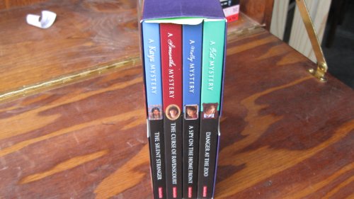 American Girl Mysteries: Featuring Kit, Samantha, Kaya and Molly[Boxed Set]