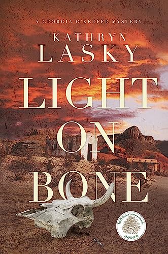 Light on Bone (A Georgia O'Keeffe Mystery)