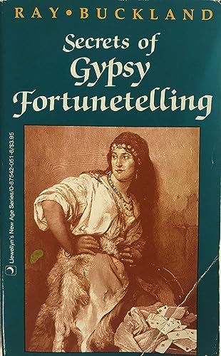 Secrets of Gypsy Fortunetelling (Llewellyn's New Age Series)